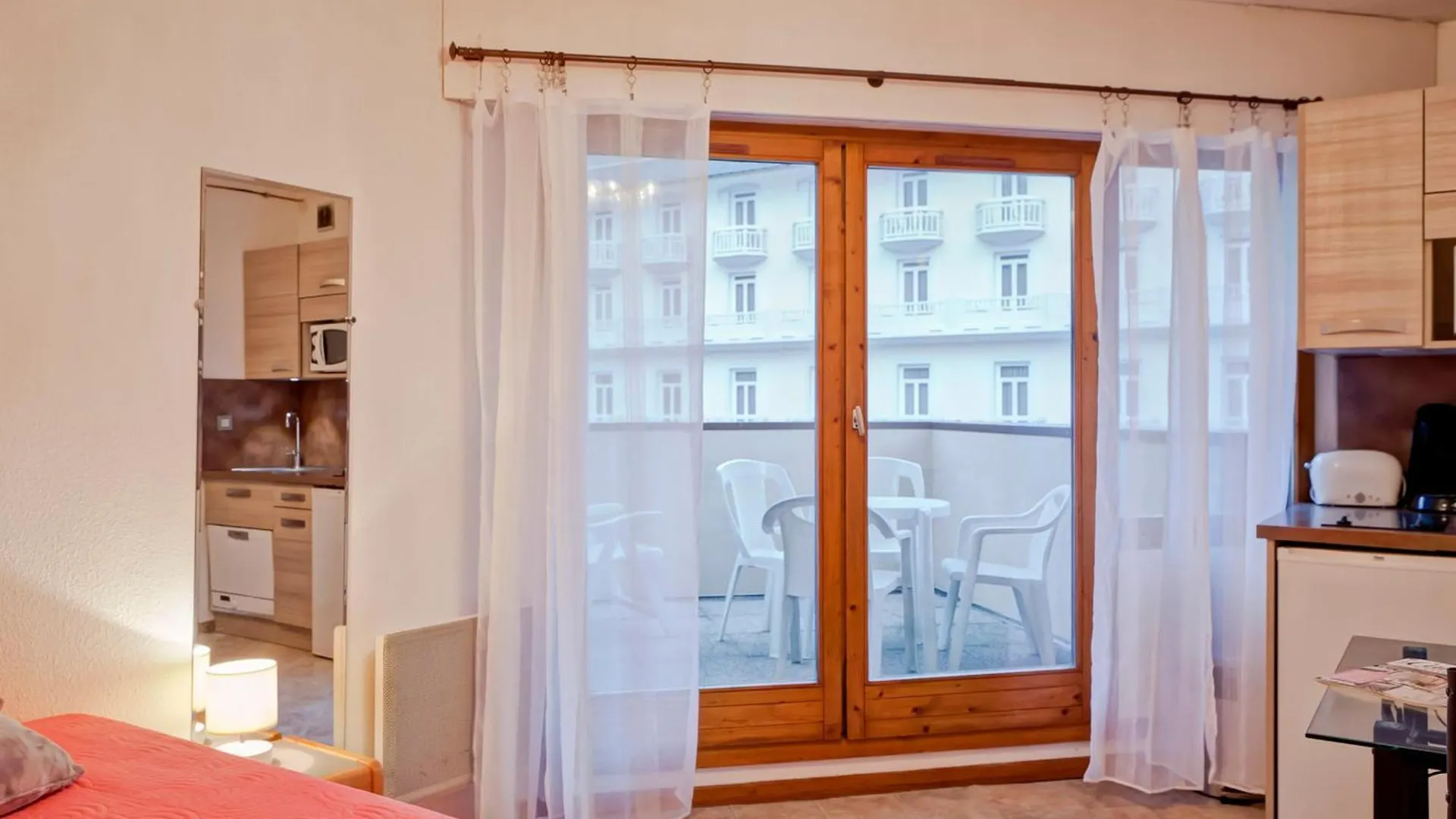 Studio Renove 2* Avec Balcon, Centre-Ville & A 200M Des Remontees Mecaniques - 4 Pers, Brides-Les-Bains - Fr-1-512-166