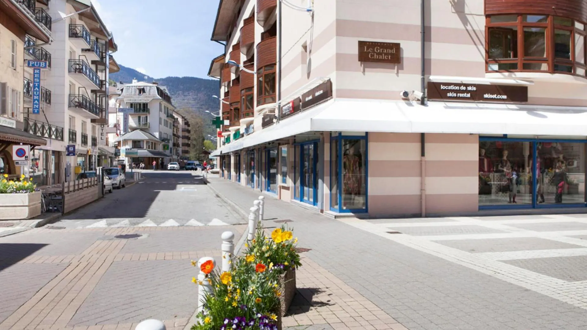 Studio Renove 2* Avec Balcon, Centre-Ville & A 200M Des Remontees Mecaniques - 4 Pers, Brides-Les-Bains - Fr-1-512-166